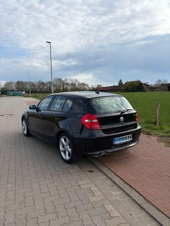 Gebraucht BMW 118 143 PS (105 kW) 2007 Schwarz Kleinwagen