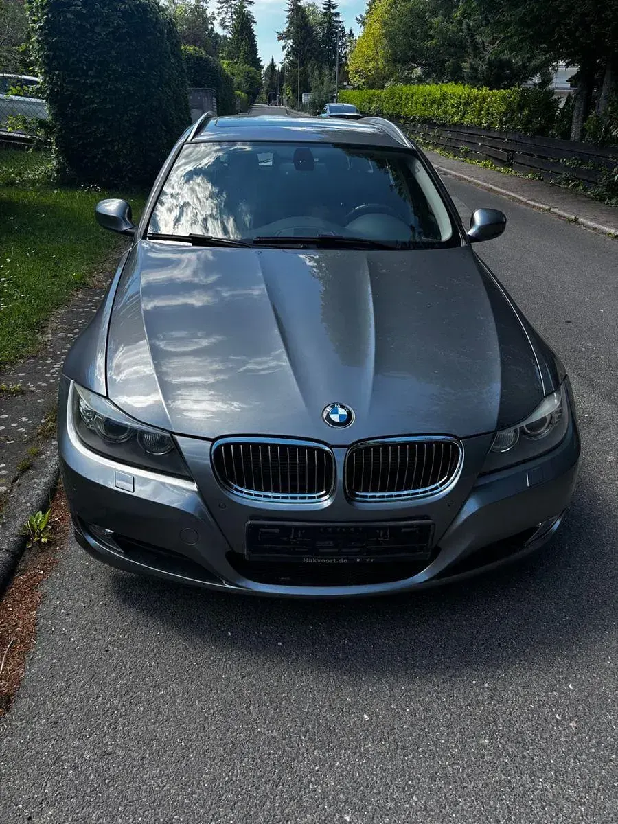 Gebraucht BMW 330 Performance 245 PS (180 kW) 2012 Silber Kombi