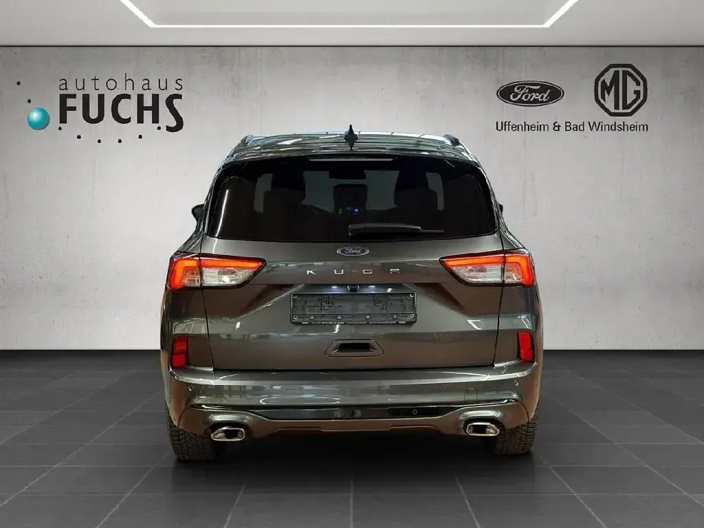 Gebraucht Ford Kuga ST-Line 152 PS (111 kW) 2022 Grau SUV