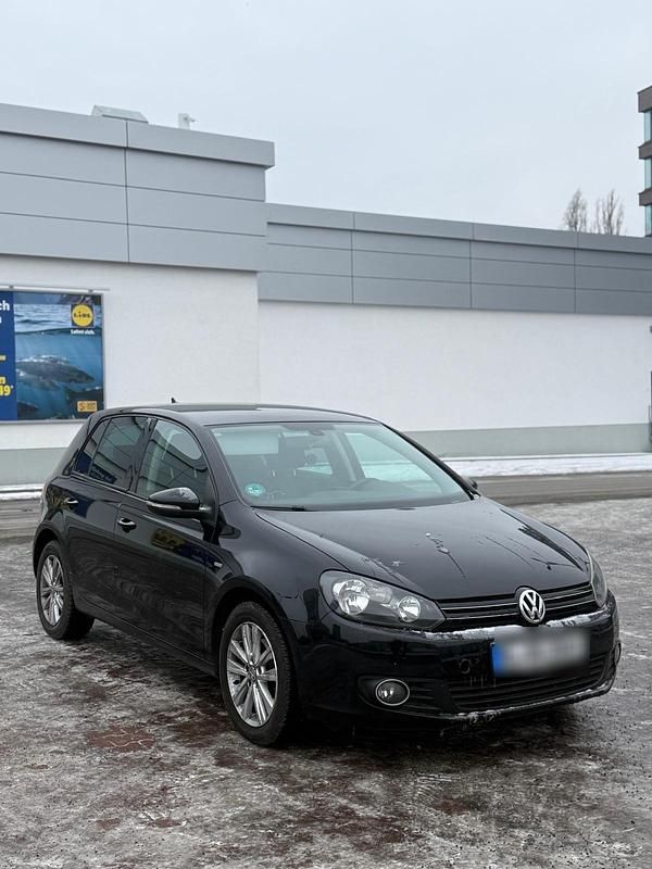 Gebraucht VW Golf VII 105 PS (77 kW) 2012 Schwarz Limousine