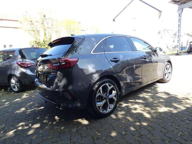 Używany Kia Ceed Platinum Edition 140 KM (102 kW) 2019 Szary Hatchback