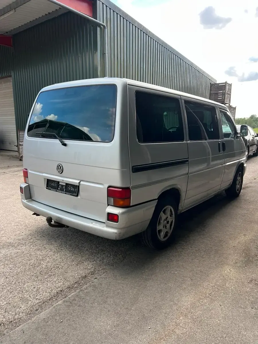 Gebraucht VW T4 102 PS (75 kW) 2001 Silber Van