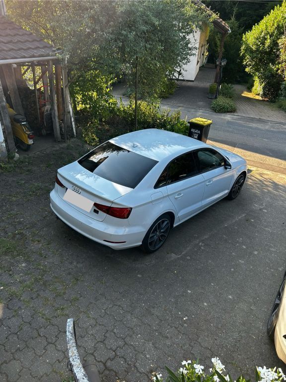 Weiß Gebraucht 2016 Audi A3 Limousine | 11.900 € (Fairer Preis) - Bild 1/4