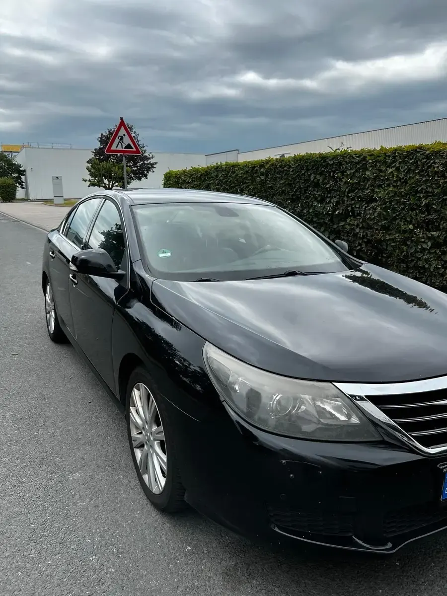 Gebraucht Renault Latitude 240 PS (176 kW) 2011 Schwarz Limousine