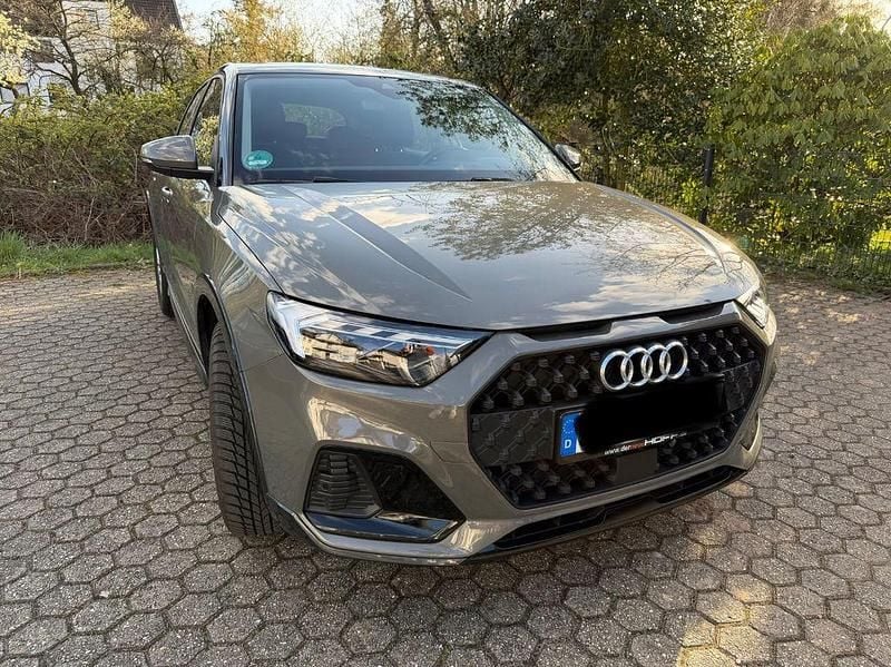 Gebraucht Audi A1 Ambiente 110 PS (80 kW) 2022 Grau SUV