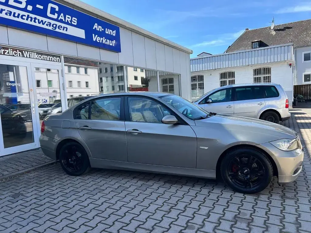 Usata BMW 320 Advantage 170 CV (125 kW) 2008 Oro Berlina