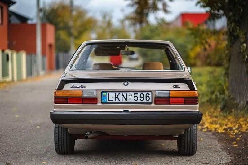 Second-hand Audi 80 60 CP (44 kW) 1982 Galben Berlinǎ