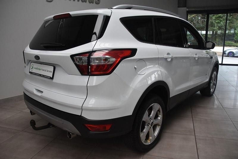 Gebraucht Ford Kuga Titanium 179 PS (131 kW) 2018 Weiß SUV