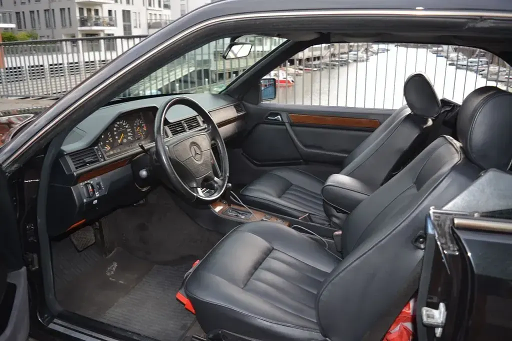 Gebraucht Mercedes E300 180 PS (132 kW) 1989 Schwarz Coupé