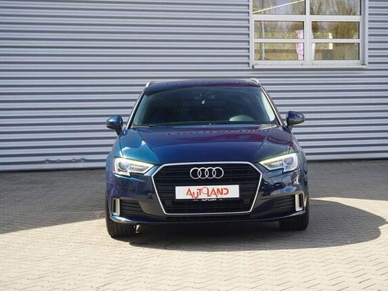 Gebraucht Audi A3 Comfort 150 PS (110 kW) 2019 Blau Kombi