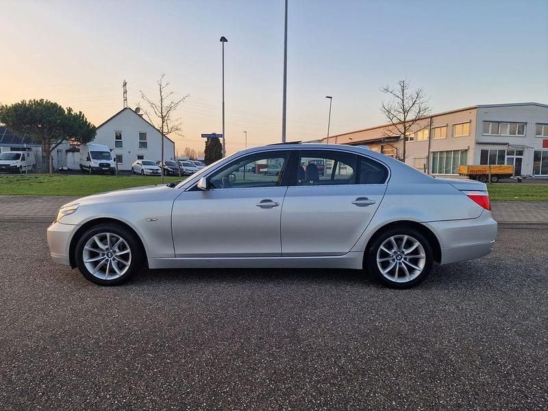 Gebraucht BMW 523 Advantage 190 PS (139 kW) 2007 Silber Limousine
