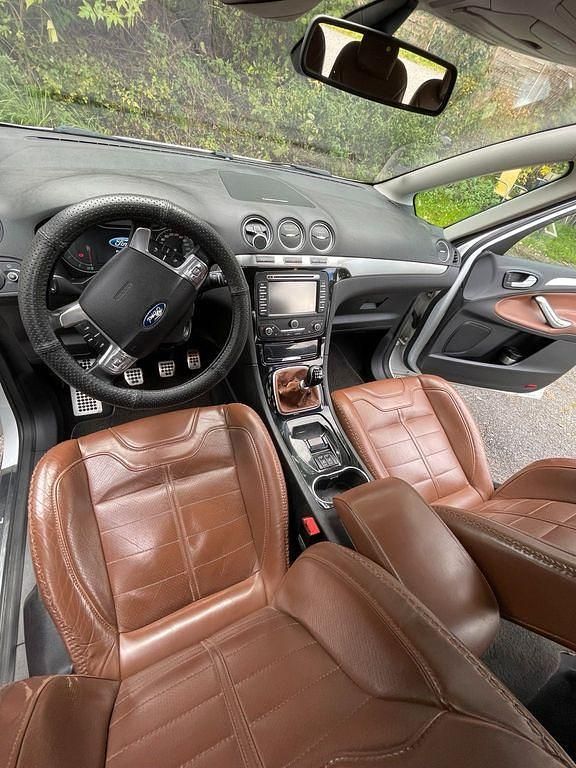 Gebraucht Ford S-MAX Titanium 200 PS (147 kW) 2012 Weiß Van / Kleinbus