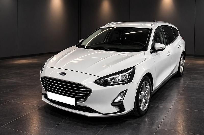 Gebraucht Ford Focus Titanium 125 PS (91 kW) 2022 Weiß Kombi