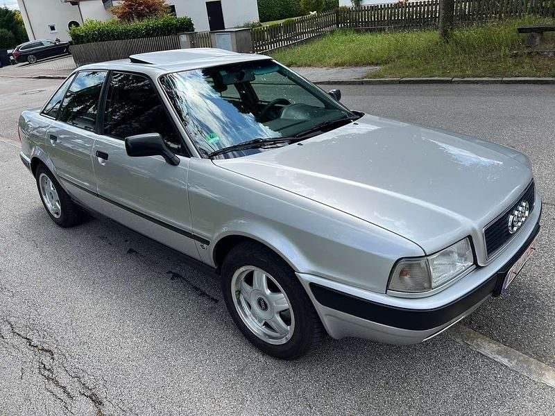 Gebraucht Audi 80 90 PS (66 kW) 1994 Silber Limousine