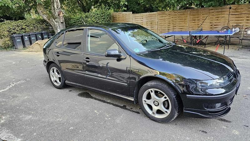 Schwarz Gebraucht 2003 Seat Leon Kleinwagen | 1.150 € (Fairer Preis) - Bild 1/4