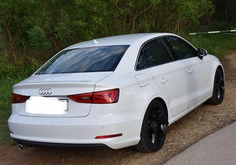 Gebraucht Audi A3 Ambiente 110 PS (80 kW) 2015 Weiß Limousine