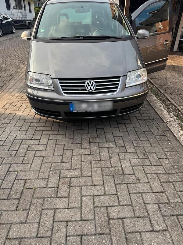 Grau Gebraucht 2006 VW Sharan Van / Kleinbus | 3.500 € (Etwas zu teuer) - Bild 1/4