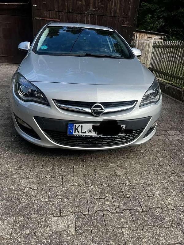 Grau Gebraucht 2014 Opel Astra Energy Kombi | 5.650 € (Guter Preis) - Bild 1/4