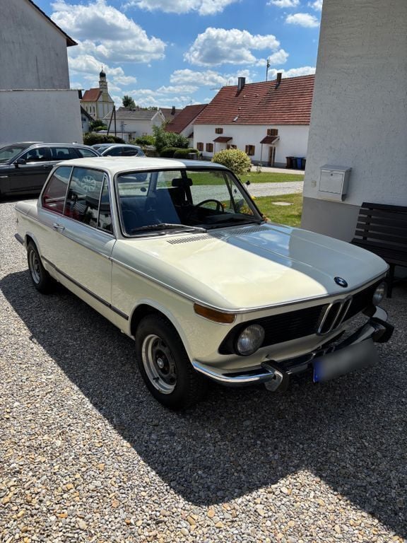 Weiß Gebraucht 1972 BMW 1602 Limousine | 14.300 € - Bild 1/4
