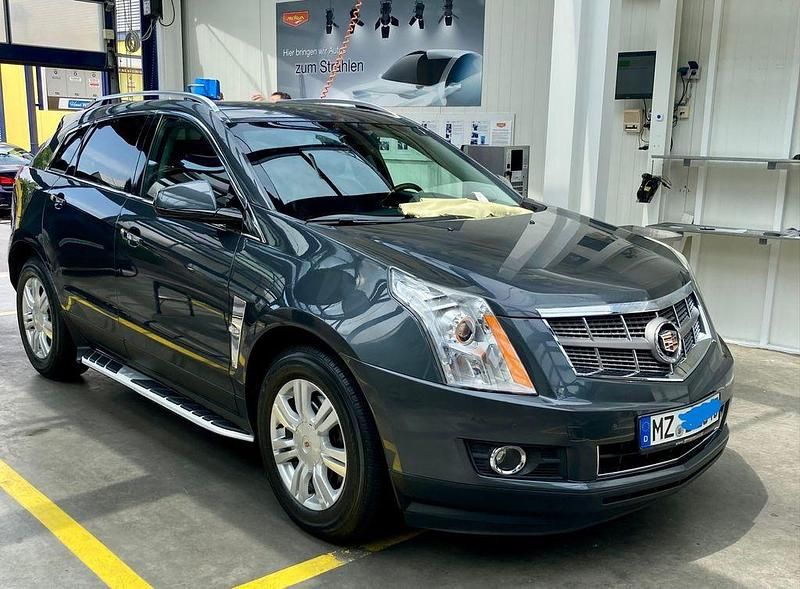 Schwarz Gebraucht 2011 Cadillac SRX SUV | 14.800 € - Bild 1/4