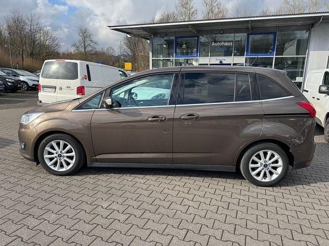 Gebraucht Ford Grand C-Max Titanium 150 PS (110 kW) 2017 Braun Van / Kleinbus