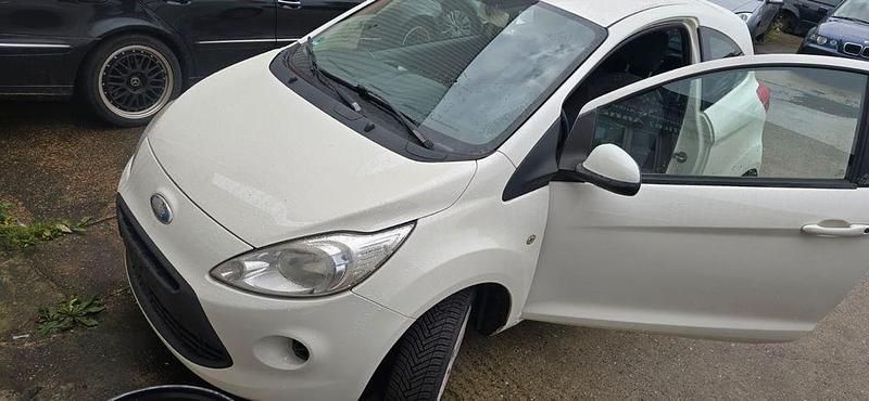 Weiß Gebraucht 2009 Ford Ka Kleinwagen | 2.000 € (Fairer Preis) - Bild 1/4