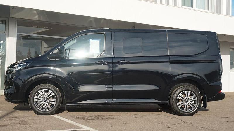 Neu Ford Tourneo Titanium 170 PS (125 kW) 2026 Schwarz Van / Kleinbus