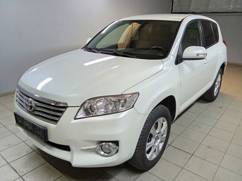 Weiß Gebraucht 2011 Toyota RAV4 Life SUV | 9.900 € (Guter Preis) - Bild 1/4