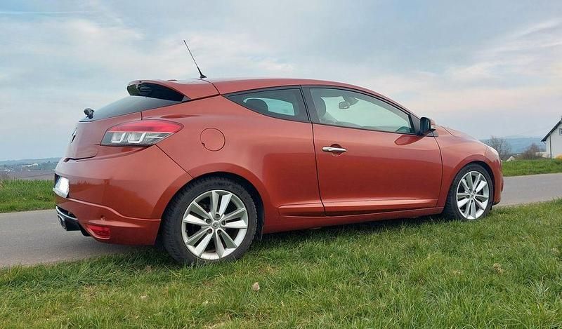 Gebraucht Renault Mégane III Dynamique 179 PS (131 kW) 2010 Orange Coupé