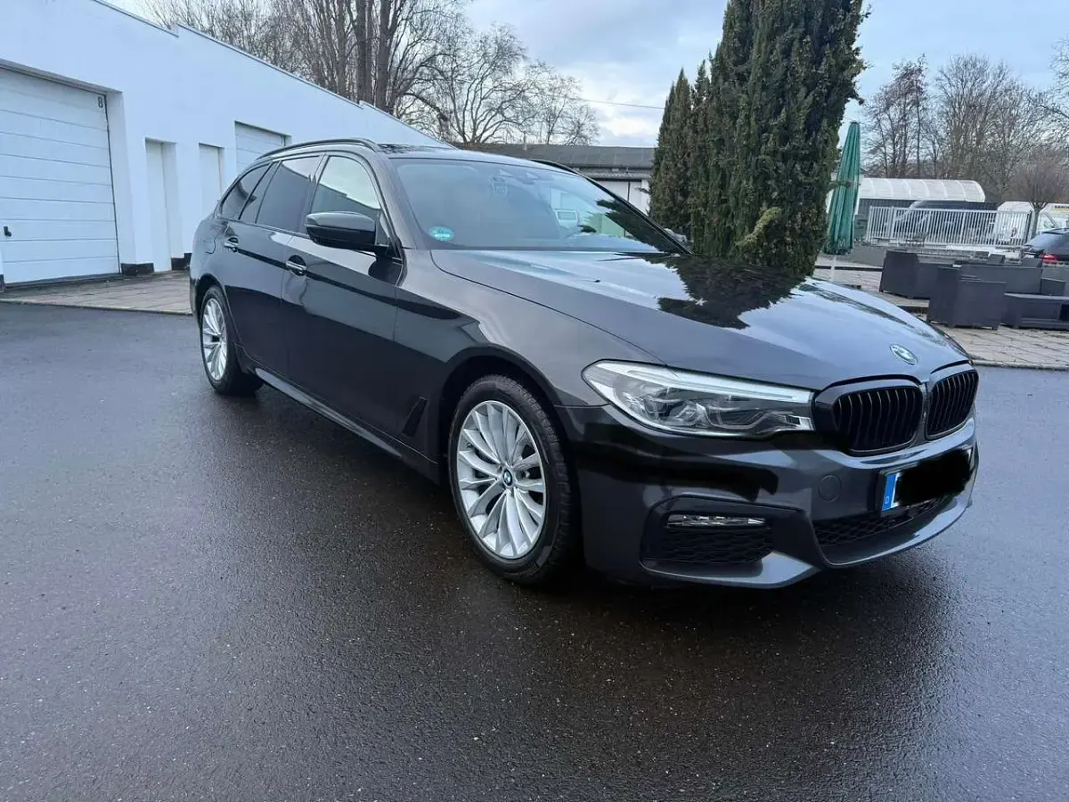 Gebraucht BMW 540 Sport Line 320 PS (235 kW) 2017 Grau Kombi