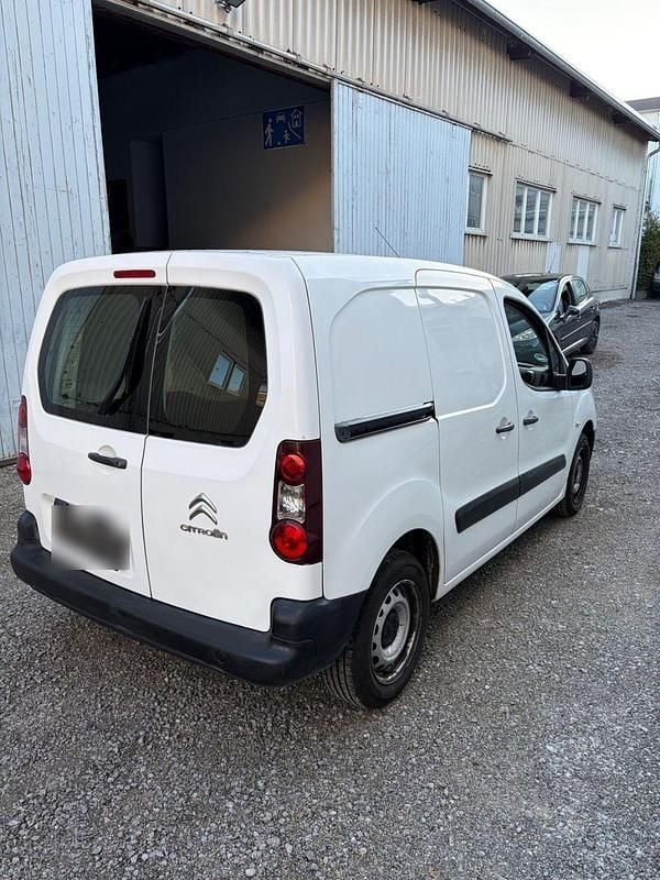 Gebraucht Citroën Berlingo Feel 99 PS (72 kW) 2016 Weiß Van / Kleinbus
