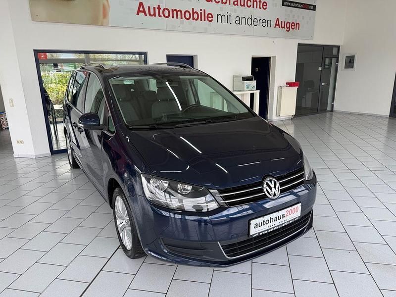 Gebraucht VW Sharan Comfortline 150 PS (110 kW) 2014 Blau Van / Kleinbus