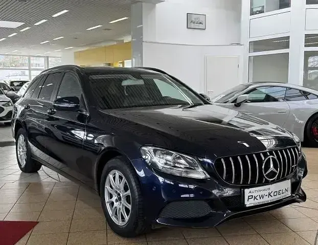Gebraucht Mercedes C200 136 PS (100 kW) 2018 Blau Kombi