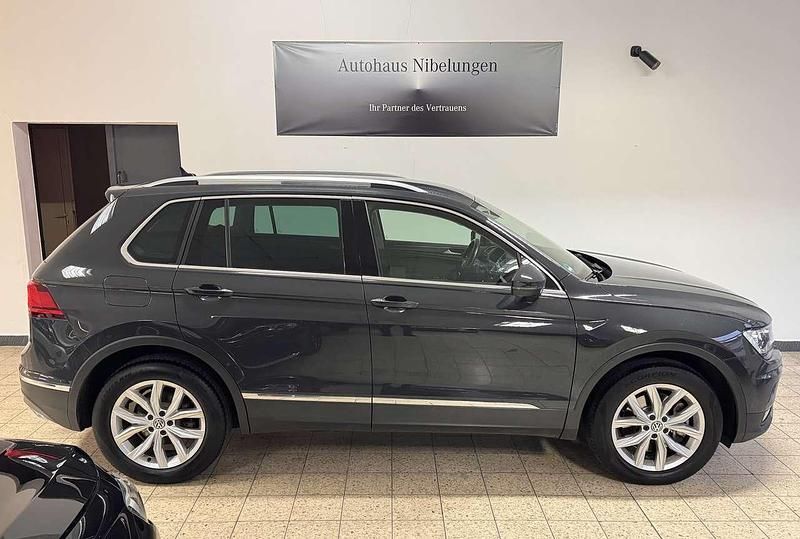 Gebraucht VW Tiguan Highline 230 PS (169 kW) 2020 Uranograu SUV