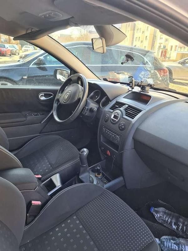 Gebraucht Renault Mégane II Avantage 113 PS (83 kW) 2005 Grau Limousine