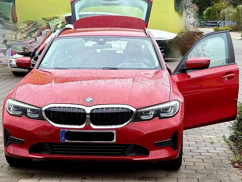 Rot Gebraucht 2021 BMW 320 Advantage Kombi | 23.999 € (Superpreis) - Bild 1/4