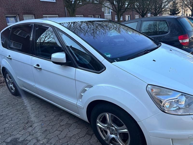 Używany Ford S-MAX S 140 KM (102 kW) 2009 Biały Minivan