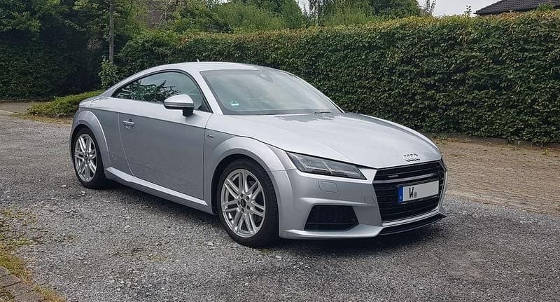 Silber Gebraucht 2015 Audi TT Ambiente Coupé | 21.999 € (Fairer Preis) - Bild 1/4