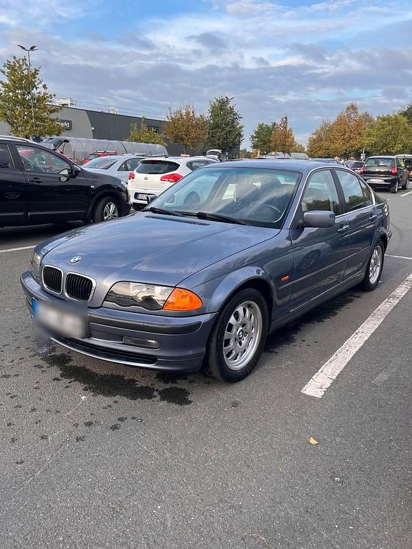 Blau Gebraucht 2000 BMW 320 Limousine | 1.800 € (Superpreis) - Bild 1/4