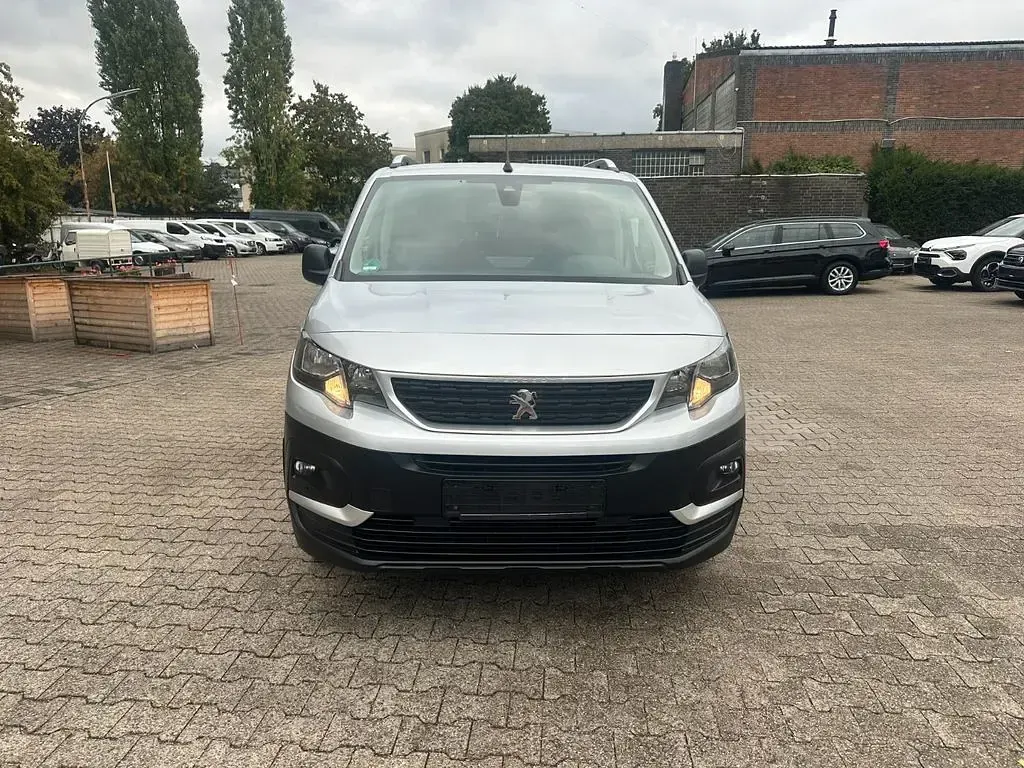 Gebraucht Peugeot Rifter Active 131 PS (96 kW) 2020 Grau Van / Kleinbus