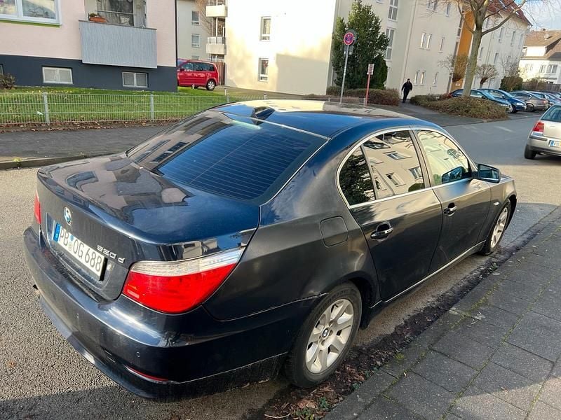 Gebraucht BMW 520 163 PS (119 kW) 2007 Blau Limousine