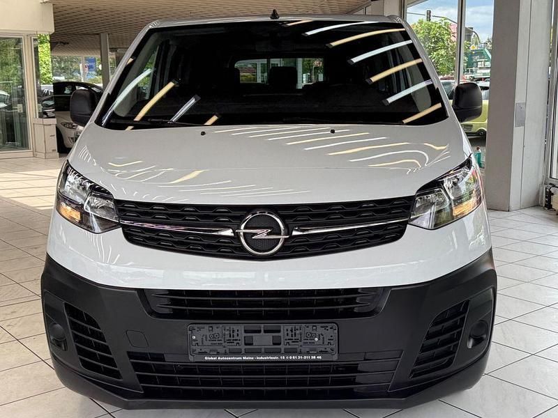 Weiß Gebraucht 2022 Opel Zafira Life Van | 20.999 € (Superpreis) - Bild 1/4