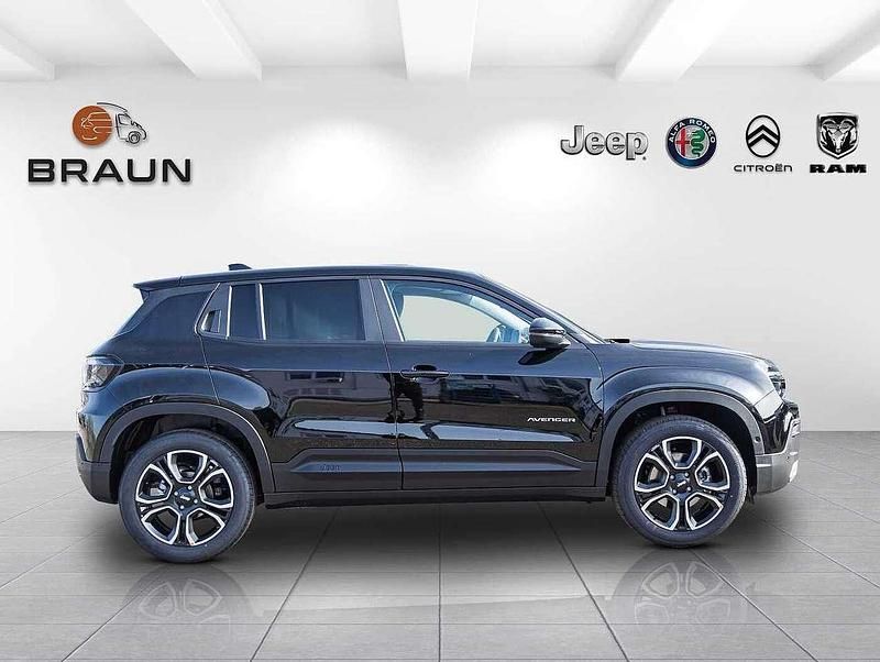 Neu Jeep Avenger Summit 110 PS (80 kW) 2025 Volcano black SUV