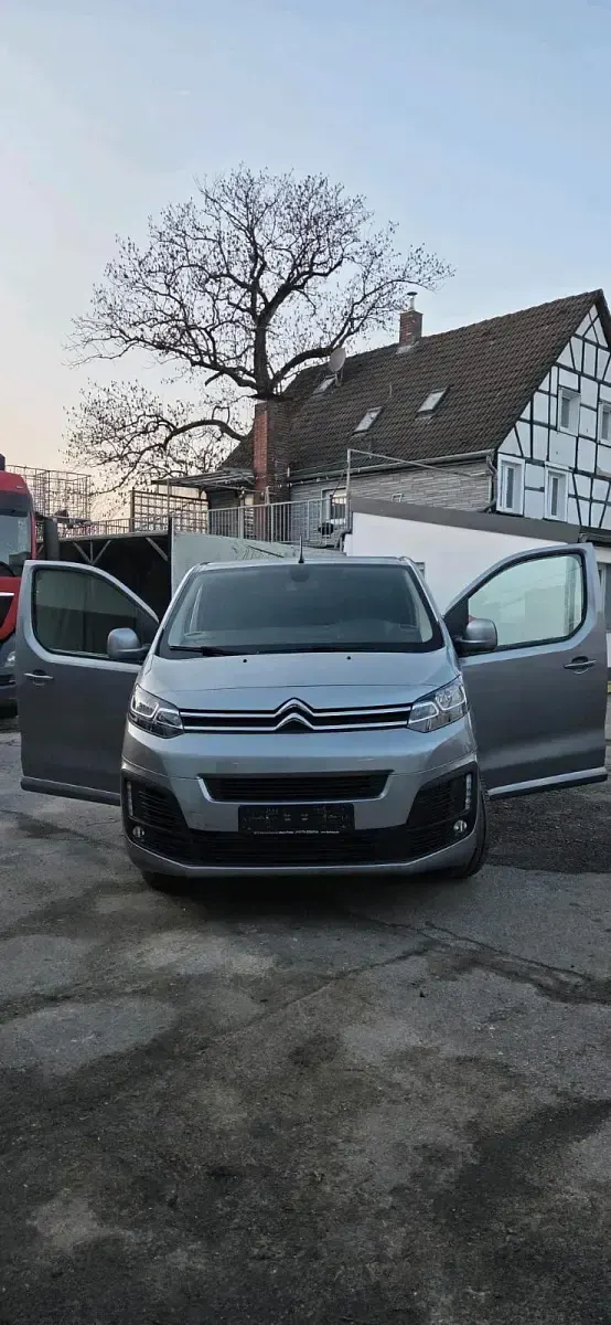 Käytetty Citroën Jumpy 150 HP (110 kW) 2019 Harmaa Tila-auto