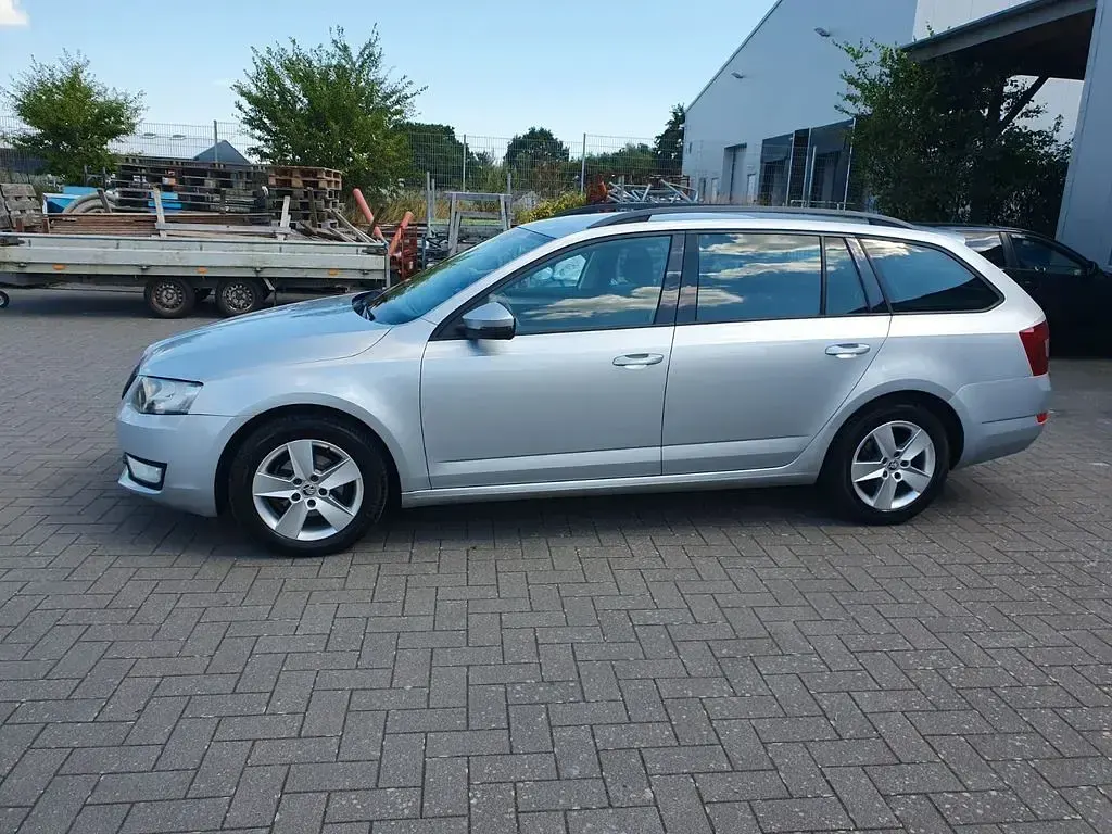 Gebraucht Skoda Octavia Ambition 110 PS (80 kW) 2017 Silber Kombi