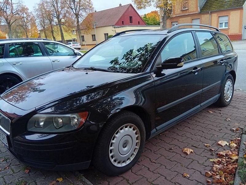 Grau Gebraucht 2006 Volvo V50 Summum Kombi | 1.000 € (Superpreis) - Bild 1/4