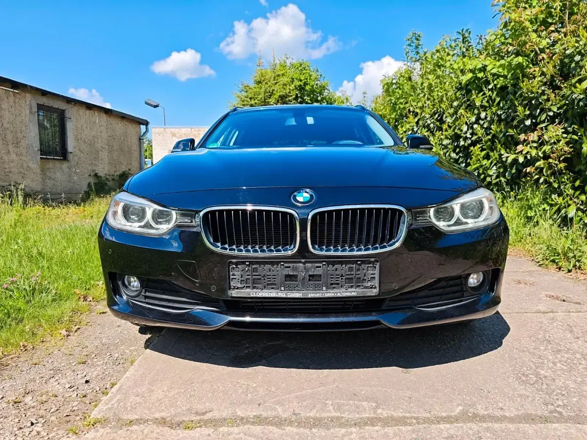 Gebraucht BMW 320 184 PS (135 kW) 2012 Schwarz Kombi