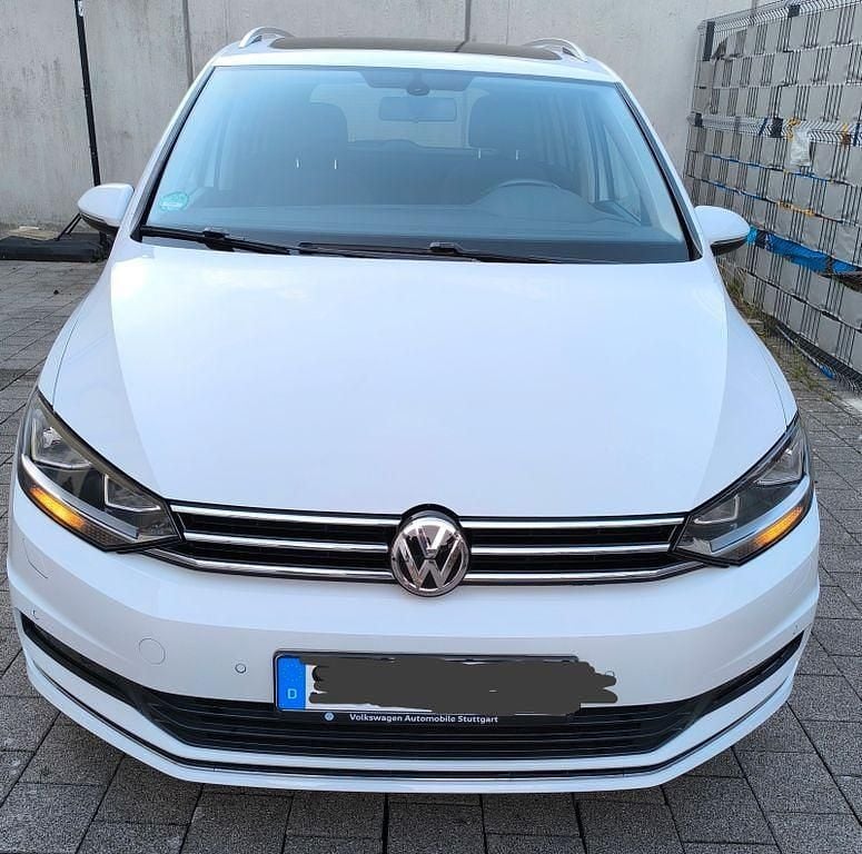 Weiß Gebraucht 2017 VW Touran Sound Van / Kleinbus | 15.800 € (Guter Preis) - Bild 1/4