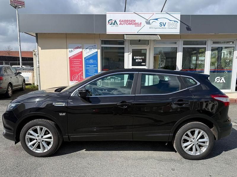 Gebraucht Nissan Qashqai Acenta 116 PS (85 kW) 2016 Schwarz SUV