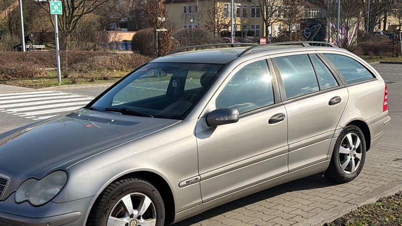 Gebraucht Mercedes C180 Classic 143 PS (105 kW) 2003 Silber Kombi